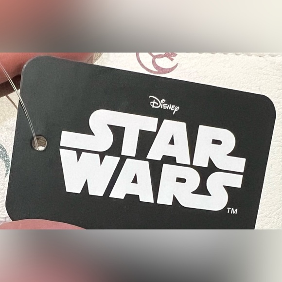 NWT Her Universe Star Wars Rey and Kylo lightsaber flap wallet - Picture 9 of 10